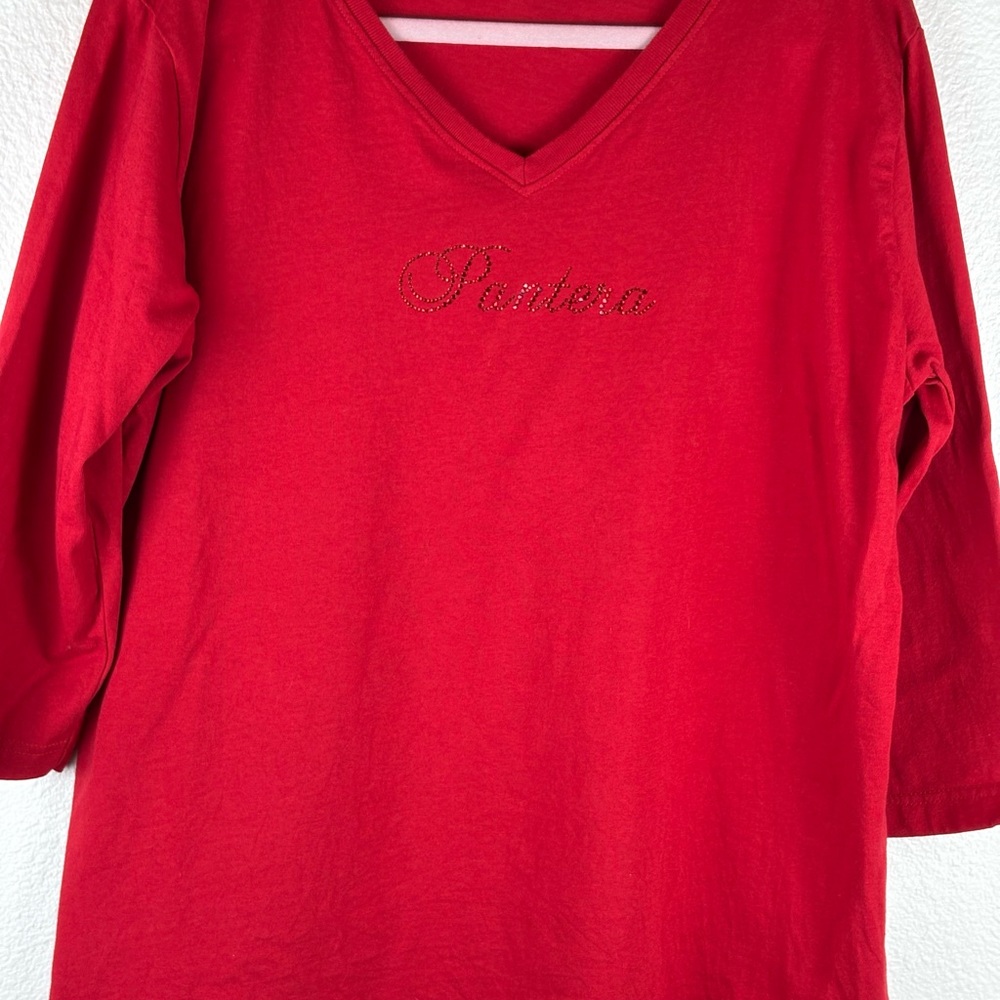 L.A.T Ladies Red Cotton 3/4 Sleeve Pantera Spell Out V-Neck Tee Shirt Size XL